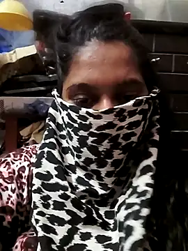 Snapshot of Cute_Avni99 chatting on 09-18-25, 07:49 Cute Avni99 online show from 09-18-25, 07:49
