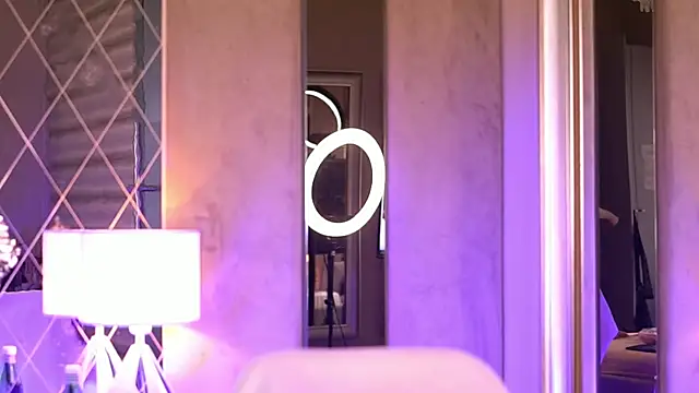 Snapshot of FrancescaDante chatting on 02-24-26, 06:55 FrancescaDante online show from 02-24-26, 06:55