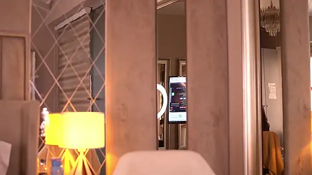 Snapshot of FrancescaDante chatting on 02-27-26, 06:24 FrancescaDante online show from 02-27-26, 06:24