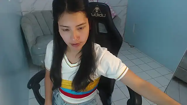 victoria hernandez t  online show from 06-17-26, 01:01