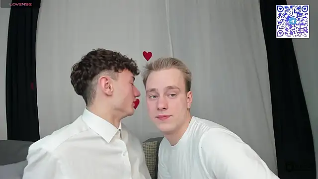 Snapshot of Kevin_Young_Cat chatting on 03-04-26, 07:20 Kevin Young Cat online show from 03-04-26, 07:20