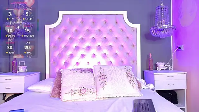 TifannyWolf  online show from 10-05-25, 06:01