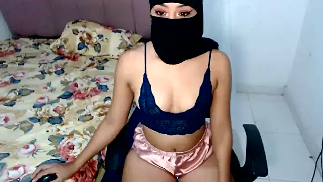 Layla Noor online show from 07-02-26, 05:35