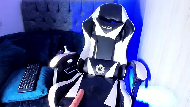 SafiroBlake online show from 10-10-25, 03:49