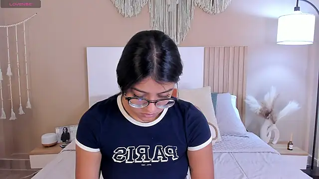 Camila Bustamante online show from 05-02-26, 04:34