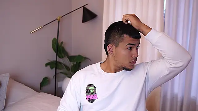 Thiago Valente online show from 10-07-25, 01:08