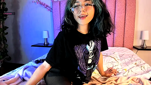 TerumiKitty online show from 10-16-25, 09:27