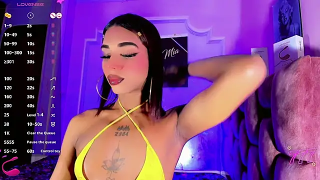 Snapshot of LADY-HOT-SEXY- chatting on 06-27-26, 10:04 LADY-HOT-SEXY- online show from 06-27-26, 10:04