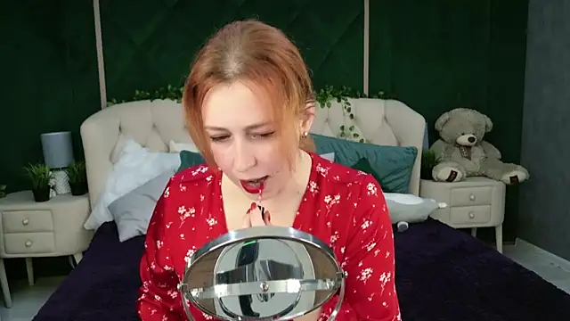 Evie Bennet online show from 10-06-25, 10:45