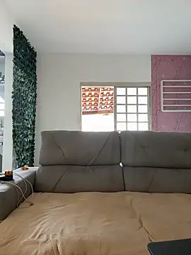 Chloe Leaozinho online show from 11-09-25, 06:50