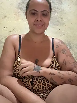 Chloe Leaozinho online show from 04-06-26, 11:22