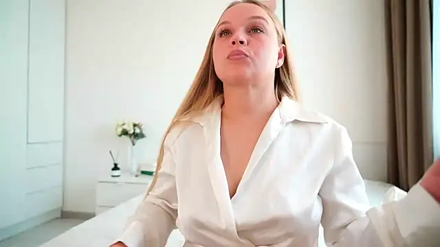 Snapshot of Irene_sooth chatting on 09-09-25, 09:20 Irene sooth online show from 09-09-25, 09:20