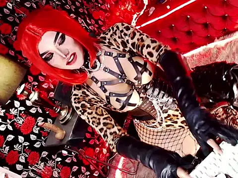 hail ur queenx online show from 01-17-26, 07:50