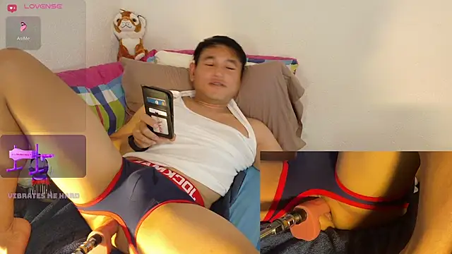 Snapshot of AsianBoy_WhiteDaddy chatting on 06-06-26, 07:29 AsianBoy WhiteDaddy online show from 06-06-26, 07:29