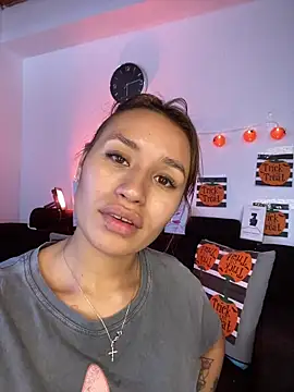 juliana-mancini online show from 10-27-25, 07:40