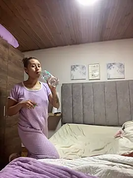 juliana-mancini online show from 11-19-25, 05:02