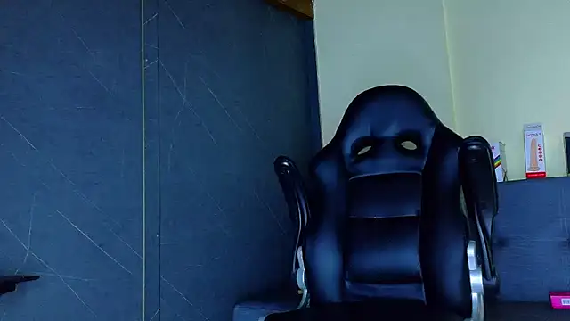 Snapshot of ALANNFERRER chatting on 03-05-26, 10:11 ALANNFERRER online show from 03-05-26, 10:11