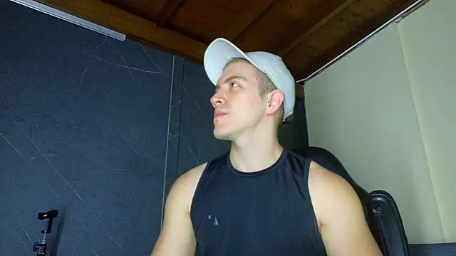 Snapshot of ALANNFERRER chatting on 03-11-26, 10:10 ALANNFERRER online show from 03-11-26, 10:10