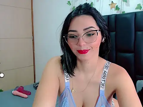 sara arias00 online show from 09-15-25, 02:39