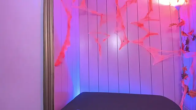 Laurent Scott  online show from 10-24-25, 12:12