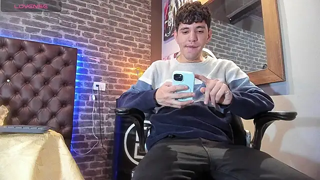 Matteo12  online show from 09-27-25, 03:55