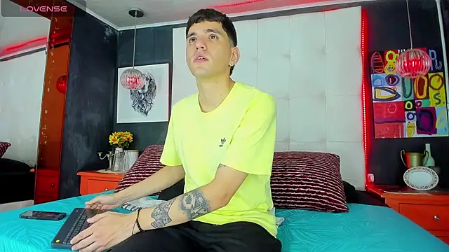 Matteo12  online show from 10-01-25, 09:43