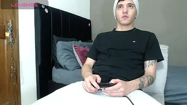 Matteo12  online show from 02-08-26, 12:47