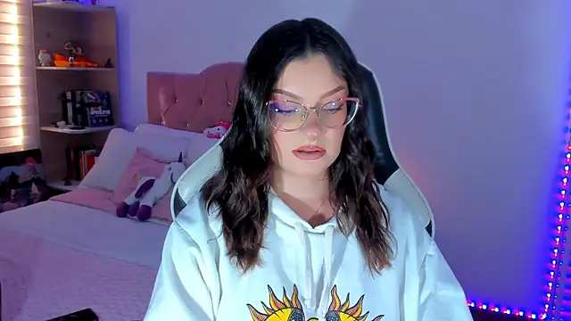 OphelianaRose33 online show from 05-27-26, 08:28
