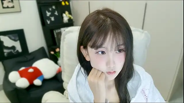 Snapshot of wanzi-1229 chatting on 10-31-25, 07:31 wanzi-1229 online show from 10-31-25, 07:31