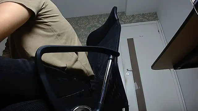 Snapshot of FelixStarkk chatting on 09-26-25, 04:27 FelixStarkk online show from 09-26-25, 04:27