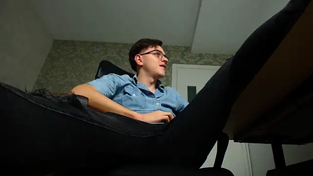 Snapshot of FelixStarkk chatting on 10-29-25, 05:10 FelixStarkk online show from 10-29-25, 05:10