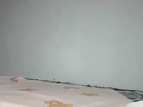 Snapshot of Zuuumon chatting on 10-08-25, 11:19 Zuuumon online show from 10-08-25, 11:19