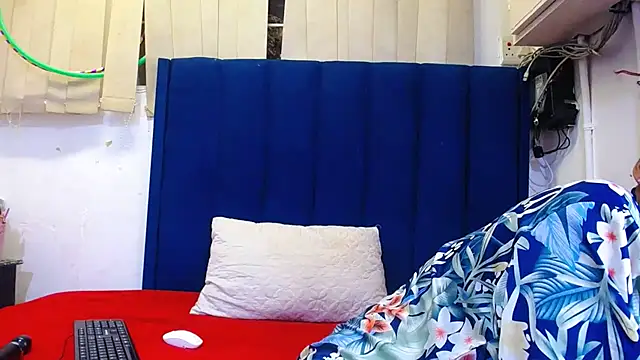 ItsMsBankss02 online show from 09-19-25, 08:53