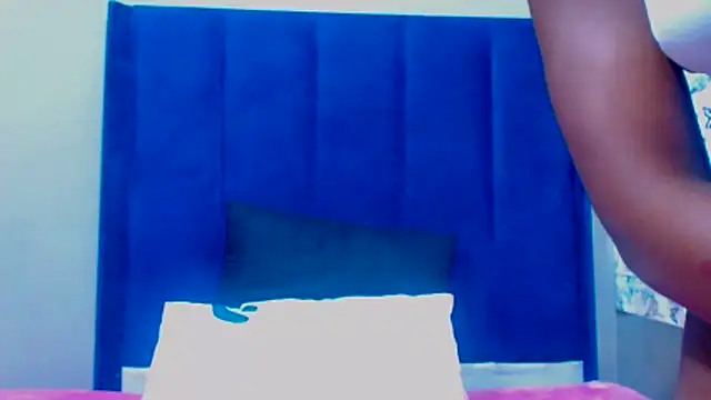 ItsMsBankss02 online show from 11-25-25, 08:09