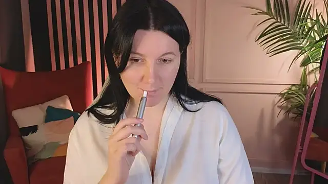 Snapshot of love_me__tonight_ chatting on 10-14-25, 01:06 love me tonight online show from 10-14-25, 01:06