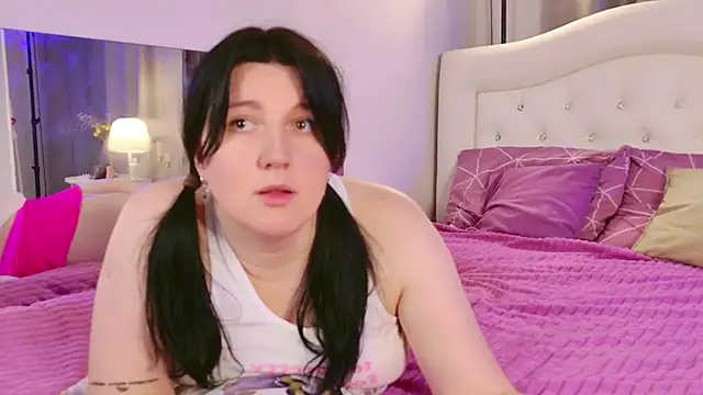 Snapshot of love_me__tonight_ chatting on 11-05-25, 10:26 love me tonight online show from 11-05-25, 10:26