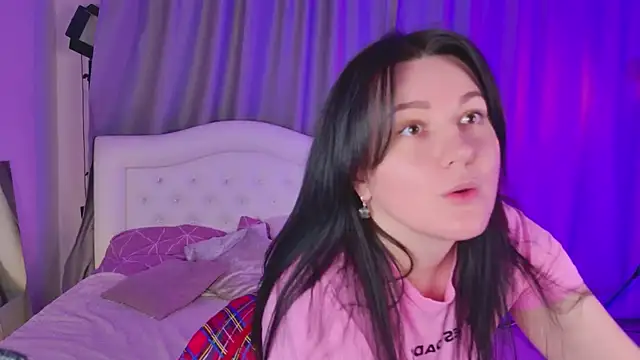 Snapshot of love_me__tonight_ chatting on 01-13-26, 11:32 love me tonight online show from 01-13-26, 11:32