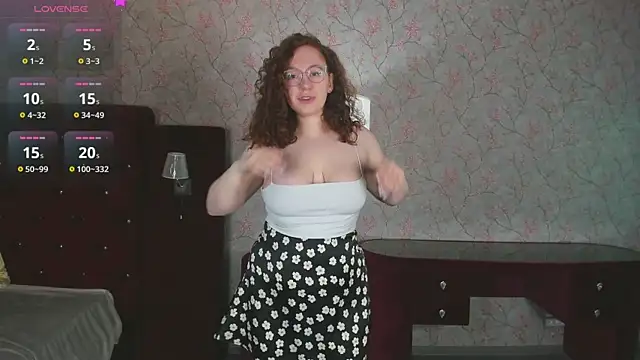 Snapshot of ellie_coy_ chatting on 03-21-26, 07:17 ellie coy online show from 03-21-26, 07:17