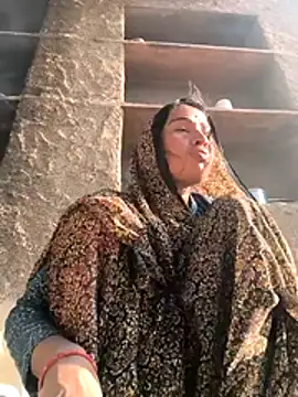 Hot raaani online show from 12-23-25, 03:26