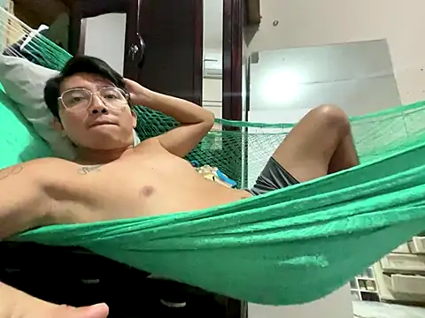 AlejXndroKD online show from 10-14-25, 06:52