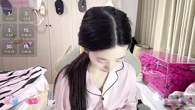 Snapshot of OiOi-666 chatting on 02-12-26, 01:00 OiOi-666 online show from 02-12-26, 01:00