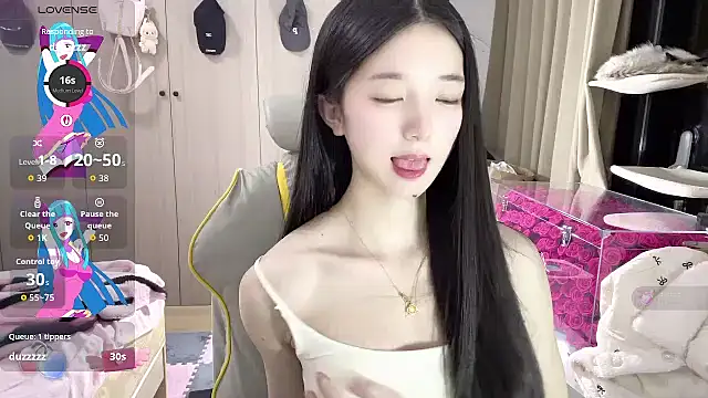 Snapshot of OiOi-666 chatting on 02-12-26, 01:06 OiOi-666 online show from 02-12-26, 01:06