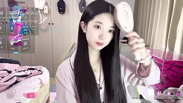 Snapshot of OiOi-666 chatting on 02-13-26, 01:34 OiOi-666 online show from 02-13-26, 01:34