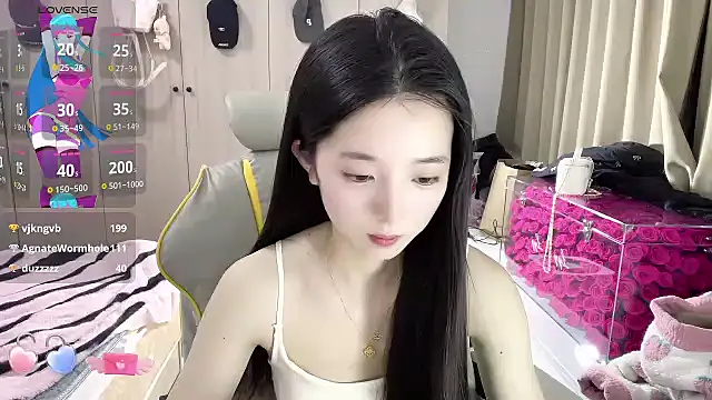 Snapshot of OiOi-666 chatting on 02-14-26, 12:57 OiOi-666 online show from 02-14-26, 12:57