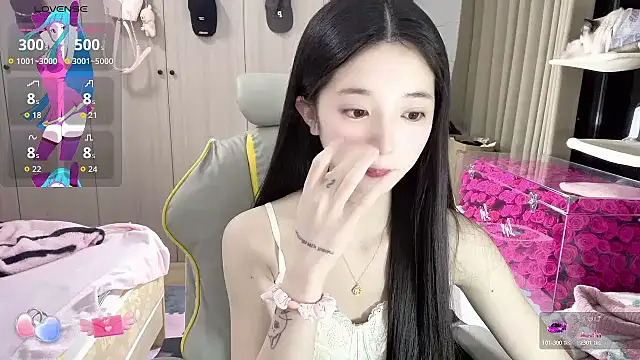 Snapshot of OiOi-666 chatting on 02-15-26, 11:08 OiOi-666 online show from 02-15-26, 11:08