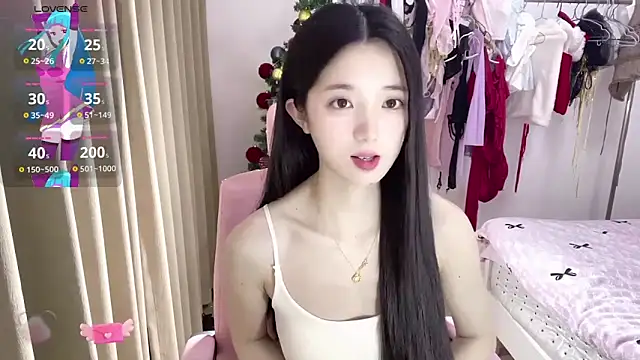 Snapshot of OiOi-666 chatting on 02-18-26, 10:44 OiOi-666 online show from 02-18-26, 10:44