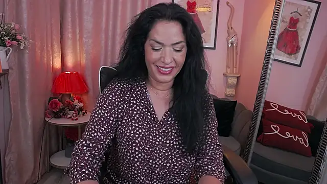 Snapshot of MyLovOne chatting on 10-05-25, 10:24 MyLovOne online show from 10-05-25, 10:24