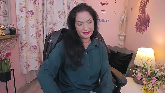 Snapshot of MyLovOne chatting on 10-25-25, 02:56 MyLovOne online show from 10-25-25, 02:56