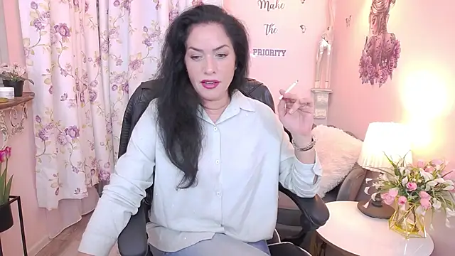 Snapshot of MyLovOne chatting on 11-08-25, 10:48 MyLovOne online show from 11-08-25, 10:48