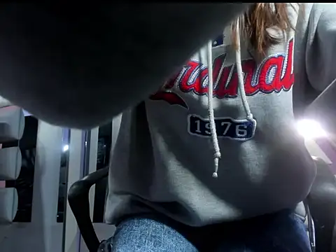 Emy Latin online show from 01-19-26, 01:48